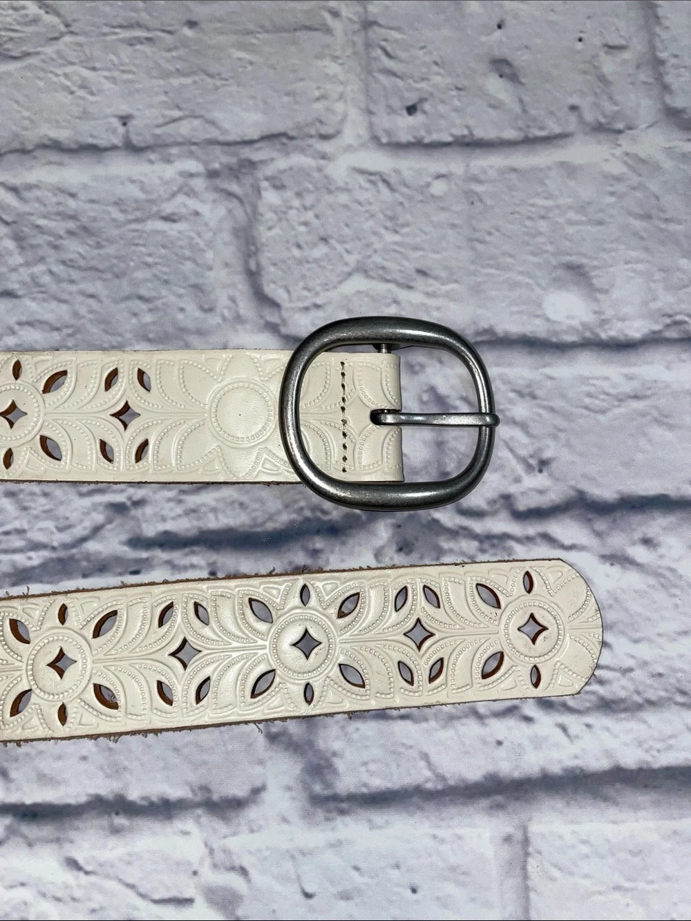 Fossil Cutout Leather Belt Size Medium Cream Colored Boho Western